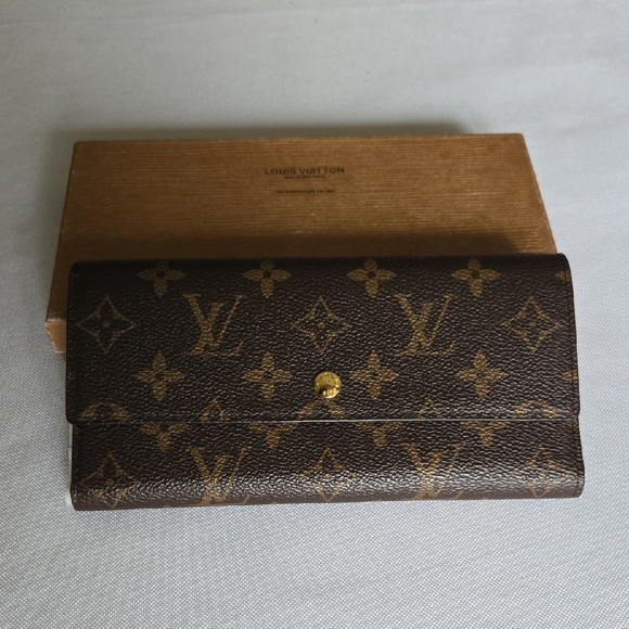 New Brown & Tan Top Handle Bag with Gold Accents - Picture 10 of 13